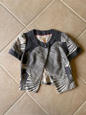 Anthropologie grey & Cream Patterned Women's Top